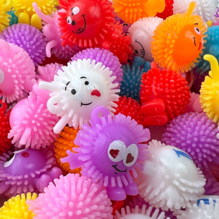 Игрушки в капсулах 34х30 мм Ёжик-антистресс 250 шт /уп 